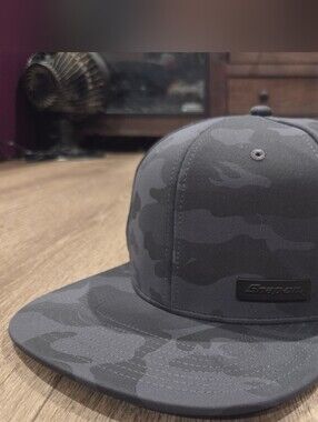 Snap-On Men’s Gray Camo Snapback Hat